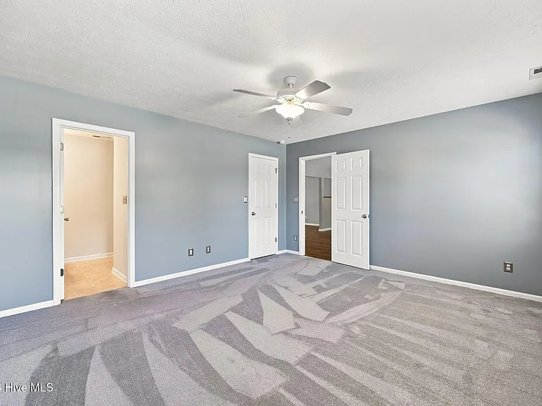 308 Carrie Ct — Photo 15