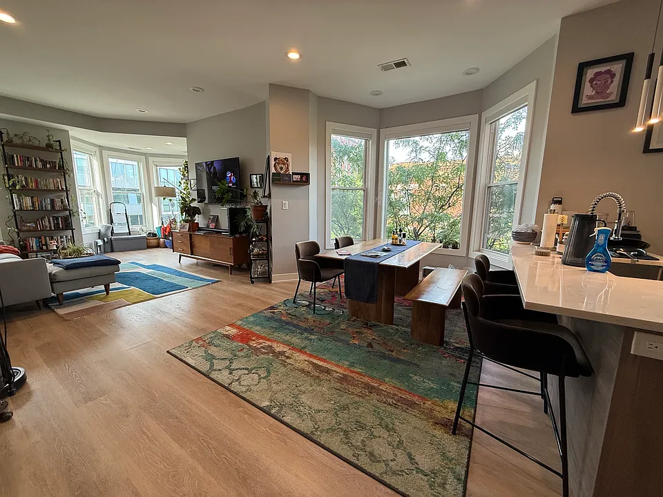 1701 W Division St #3E