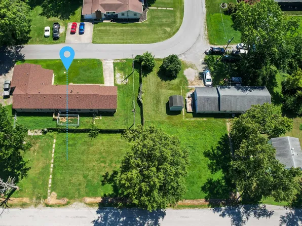 1113 W Concord St, Marion, IL 62959