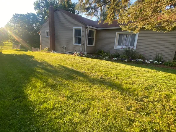 307 N Court St, Stanton, MI 48888