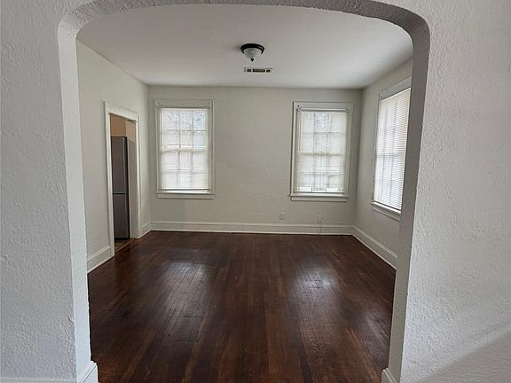 5th image of 416 Earl Pl
