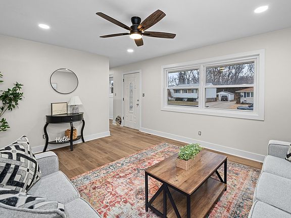 5th image of 392 33rd Avenue Ct