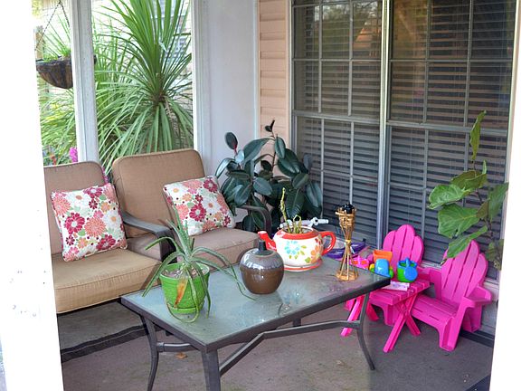 Screened porch 