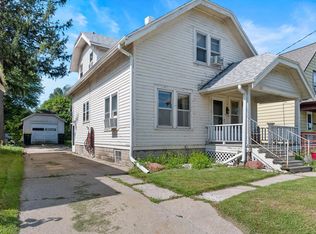454 W Kilbourn Ave, West Bend, WI 53095