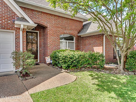 4th image of 127 Eastside Dr