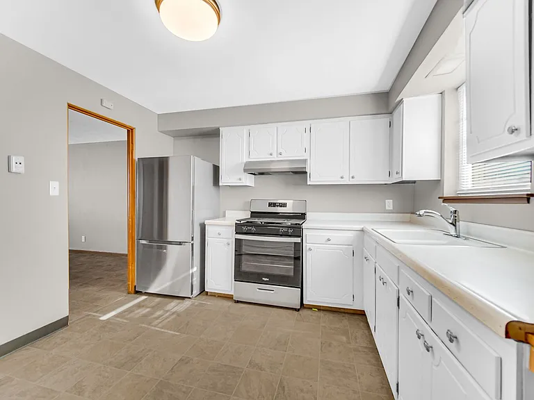 1317 Calumet Ave — Photo 10