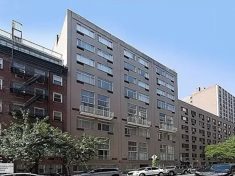 220 E 24th St #8A — Photo 8