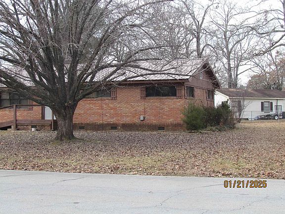 5th image of 1104 Parkway Dr