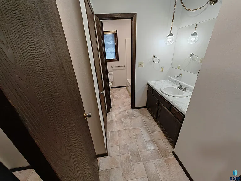 4504 S Cliff Ave — Photo 7