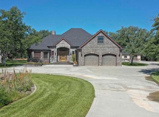 22950 Sunriver Dr, Red Bluff, CA 96080