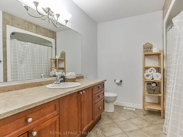 41 Owen Ct — Photo 26