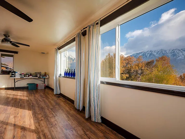 209 S 1100 E — Photo 16