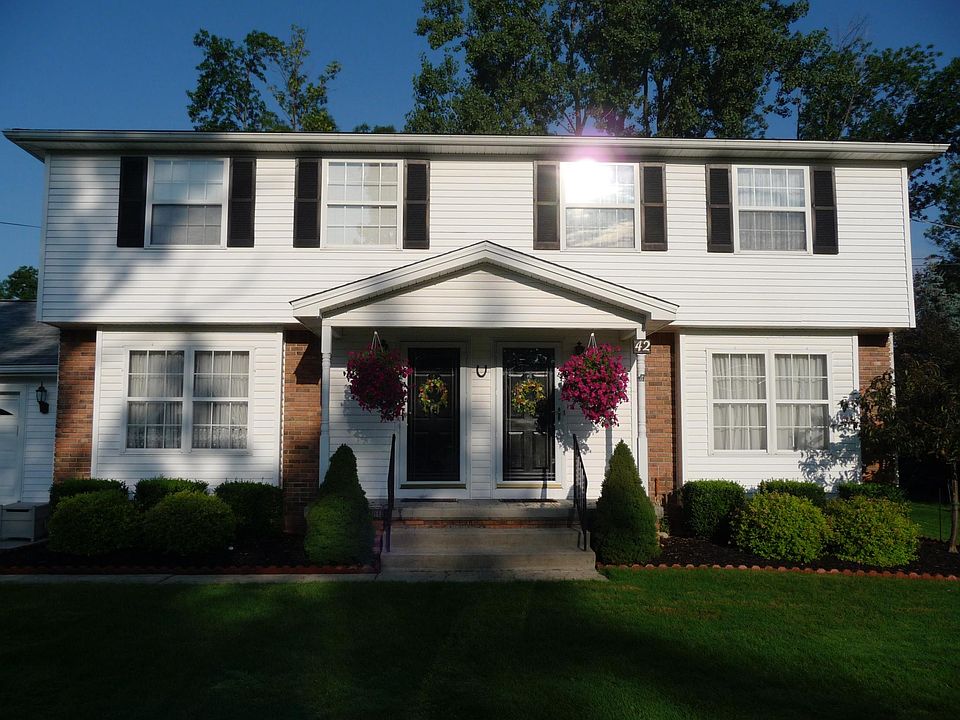 1st image of 42 Vita Ave