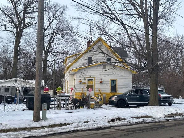 843 Territorial Rd, Benton Harbor, MI 49022