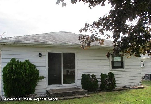 3rd image of 260 Bonaire Dr