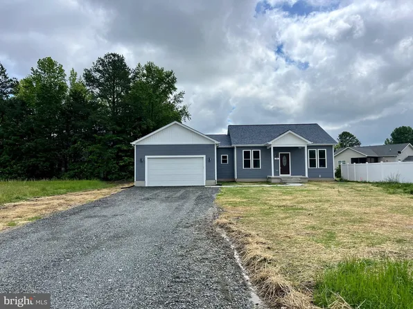 38 W Potomac Dr, Colonial Beach, VA 22443