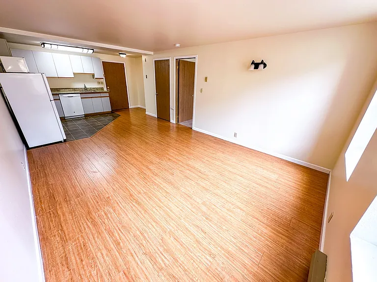 Tuscany Apartments — Photo 41
