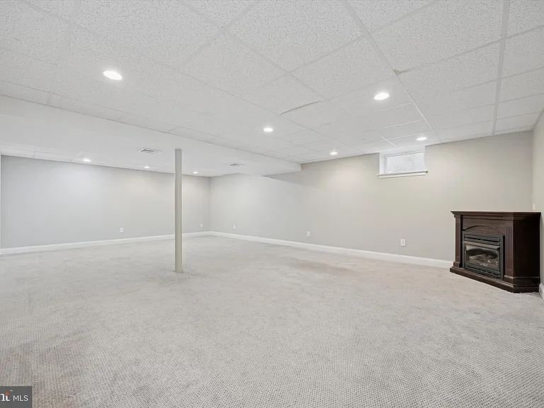 116 Walnut Hill Ln — Photo 12