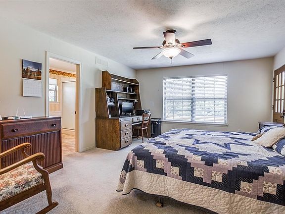 5th image of 1 Hobb Hill Ln