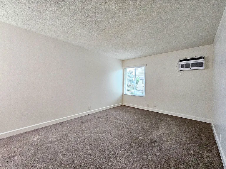 Lake Meadows Apartments — Photo 52
