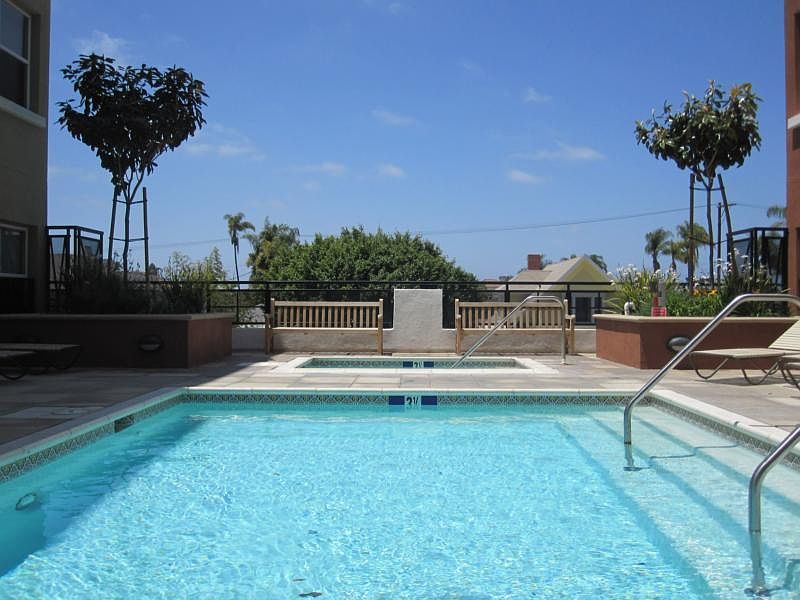 Pool and jacuzzi