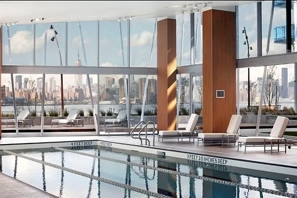 Rented by R New York | media 33