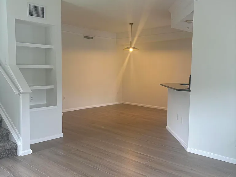 2026 Alta Meadows Ln #909 — Photo 5