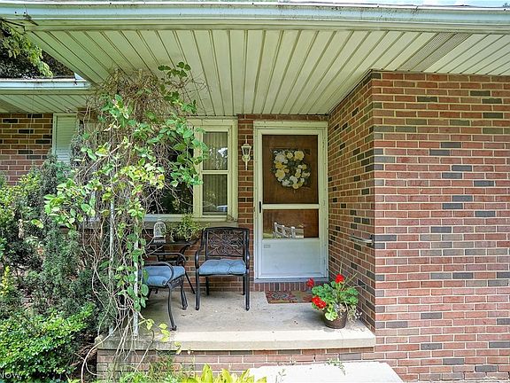 3rd image of 794-796 White Pond Dr