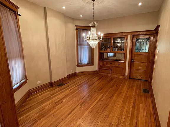 4th image of 3240 S Union Ave #1