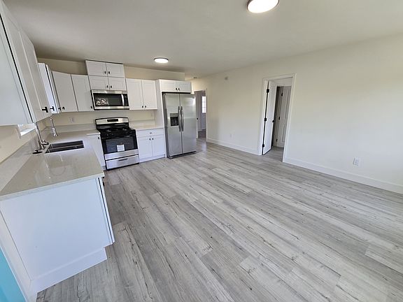 5th image of 1846 Klauber Ave #1