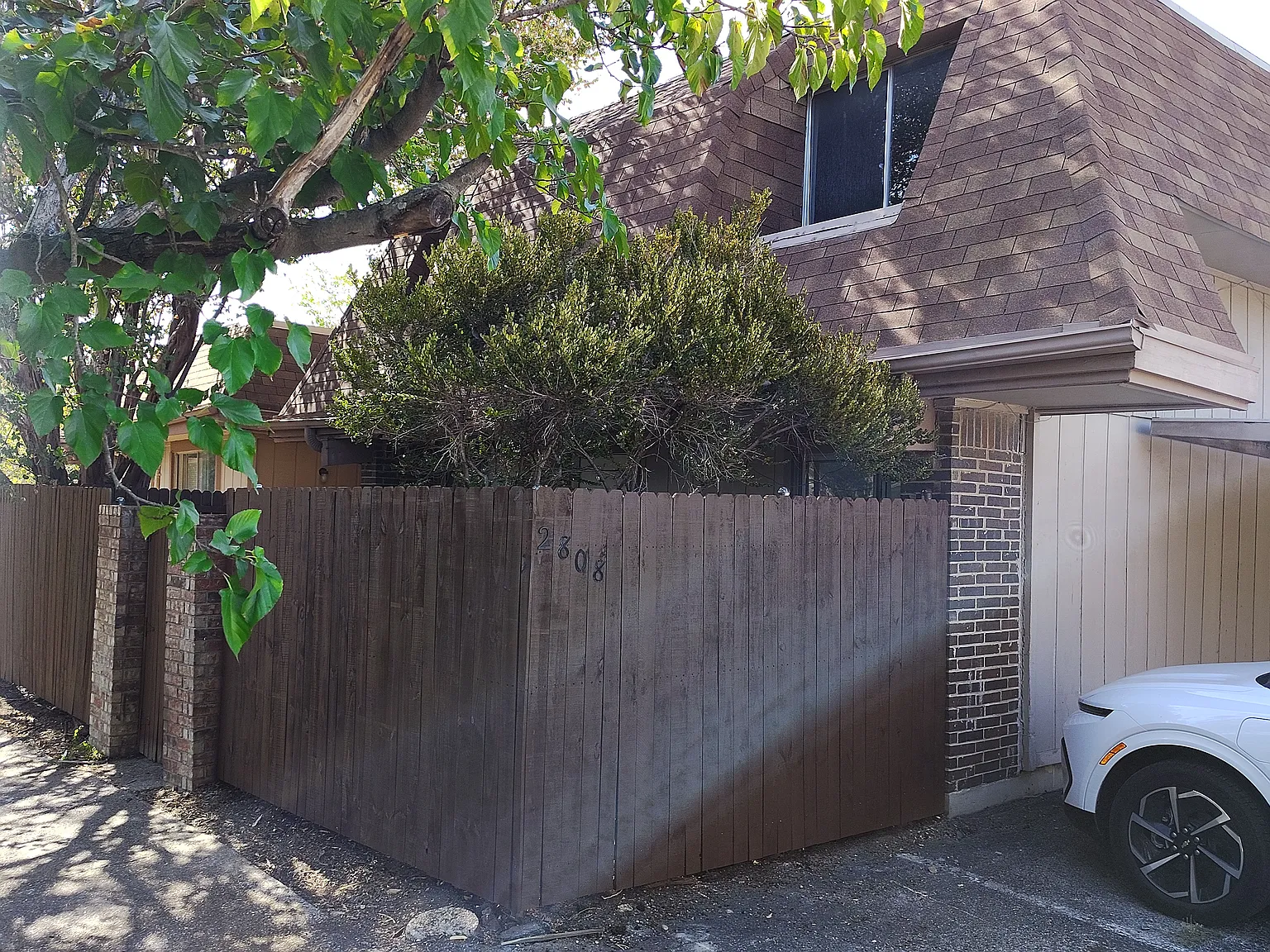 2808 W Walnut Hill Ln — Photo 1