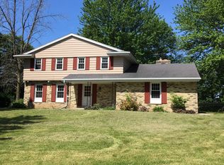 10623 N Oconnell Ln, Mequon, WI 53097