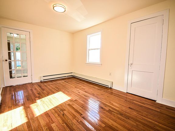 3rd image of 205 N Jackson Ave