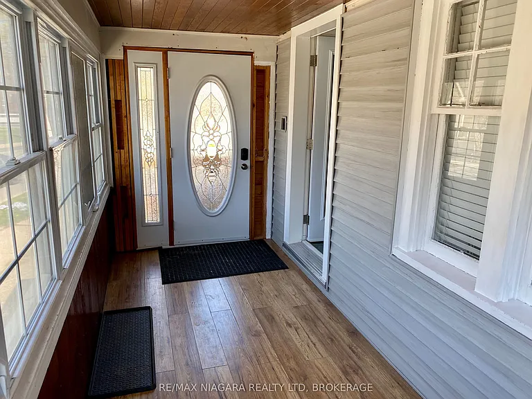 130 Beech St — Photo 3