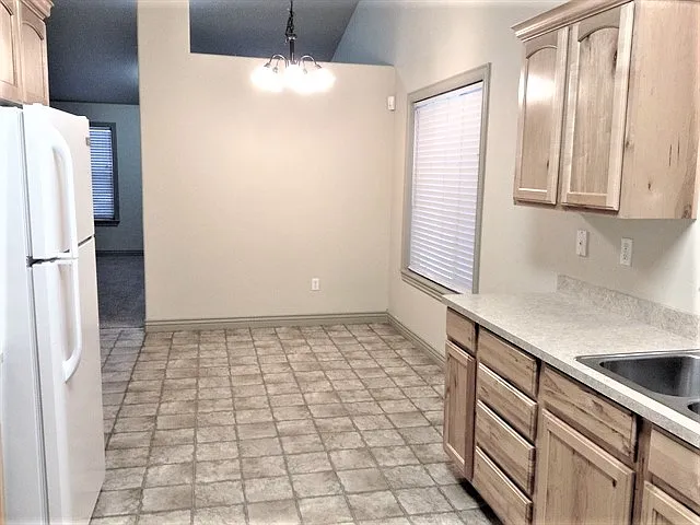 186 W Gate Ln — Photo 4