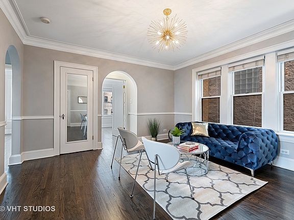 2nd image of 2541 W Balmoral Ave APT 2S