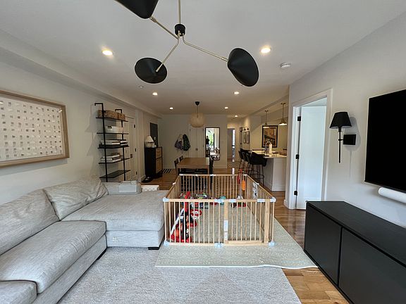 3rd image of 65 Park Pl #2D