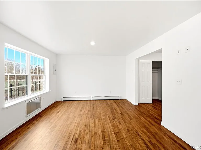 82 Morningside Ave #SFH — Photo 3