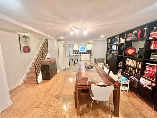 Rented by REALTY QUEST NEW YORK INC | media 3