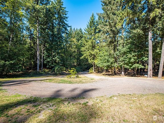 Large circle driveway>