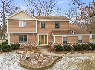 30796 Royal Oak Rd, Genoa, IL 60135