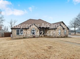 400 Lyndal Ln, Bentonville, AR 72712
