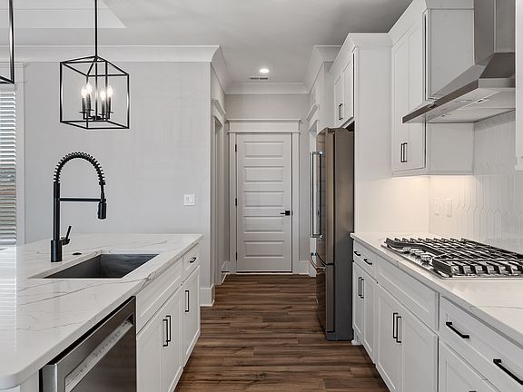 Stainless steel appliances included