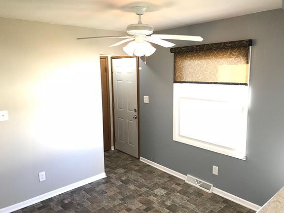 4th image of 7707 W Waterford Ave