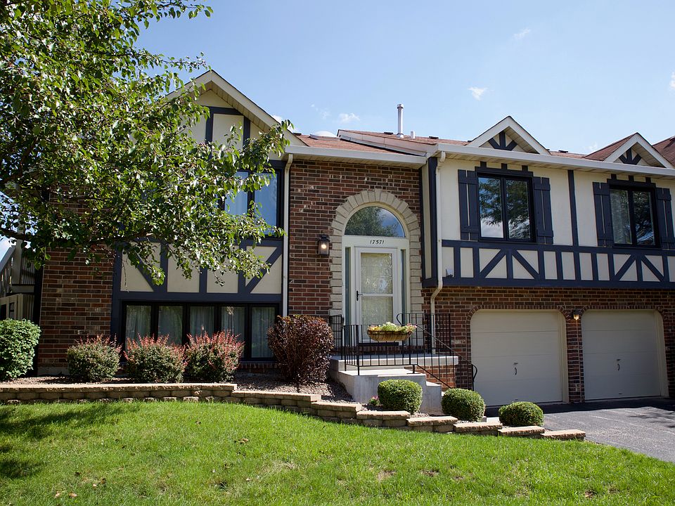 1st image of 17571 Cambridge Pl