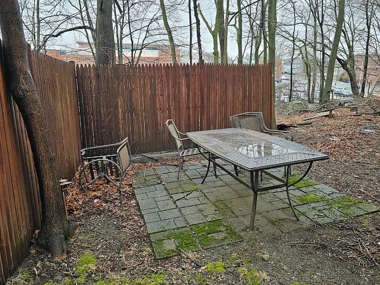 81 Linden Ave #2 — Photo 12