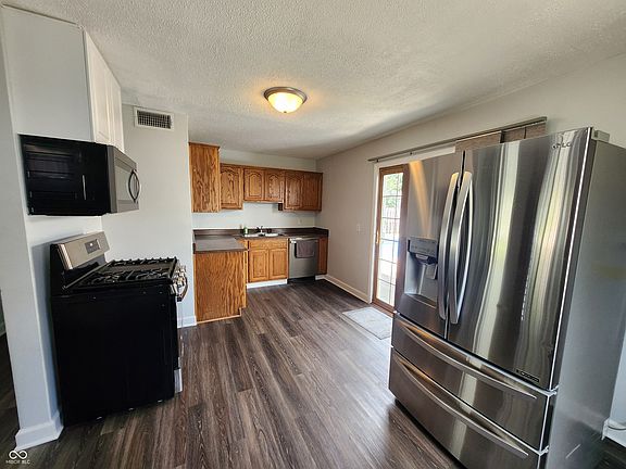 4th image of 710 Berkeley Dr