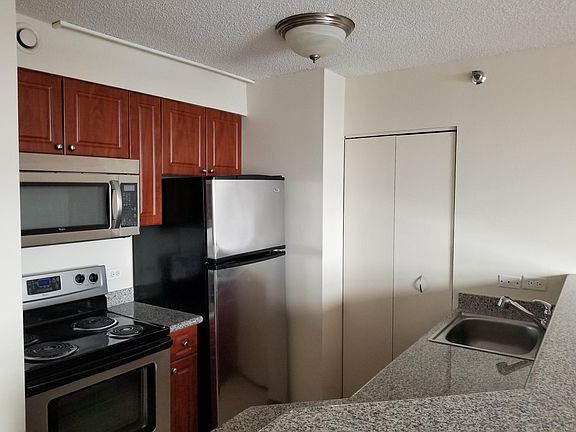 5th image of 5800 E Lake Dr