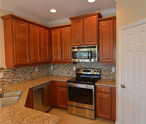 5th image of 23560 Alamanda Dr Unit 204