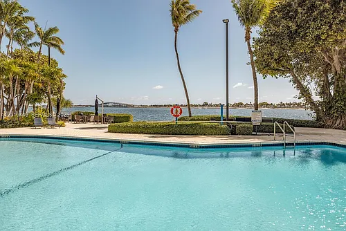 2451 Brickell Ave Photo 1